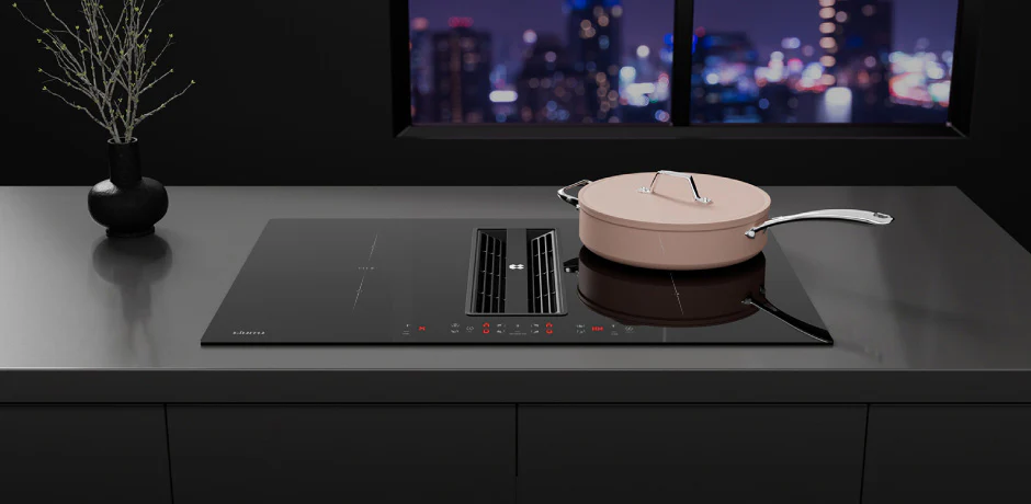 A differenza delle tradizionali cappe aspiranti, questi piani cottura rimuovono i fumi e gli odori della cottura direttamente dalla fonte, rendendoli una soluzione efficiente e stilosa per la ventilazione della cucina.