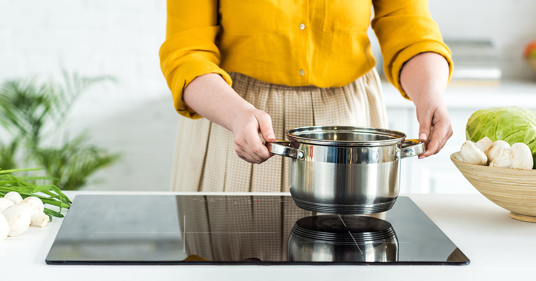 Un must per lo stile di vita moderno della cucina: i piani cottura a induzione e i loro pro/contro.