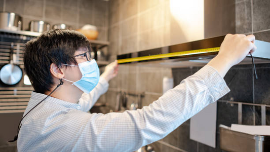 Come installare una cappa da cucina da 90 cm