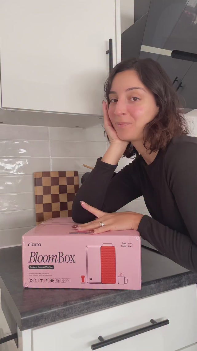 Ciarra BloomBox Macchinetta Espressiera Macchina da Caffè Espresso Portatile 15Bar, Controllo Temperatura 3 Livelli, Eco-Sostenibile Senza Capsule, Beccuccio Anti-Polvere, Casa & Outdoor